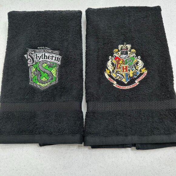 Harry Potter Towels Embroidered Slytherin Hand Towel Set Hogwarts Wizard Witch - Picture 2 of 4